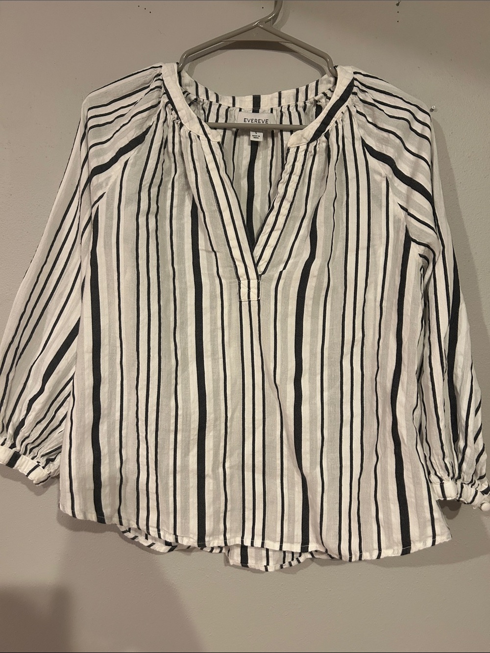 Evereve Black & White Striped Split-Neck Blouse